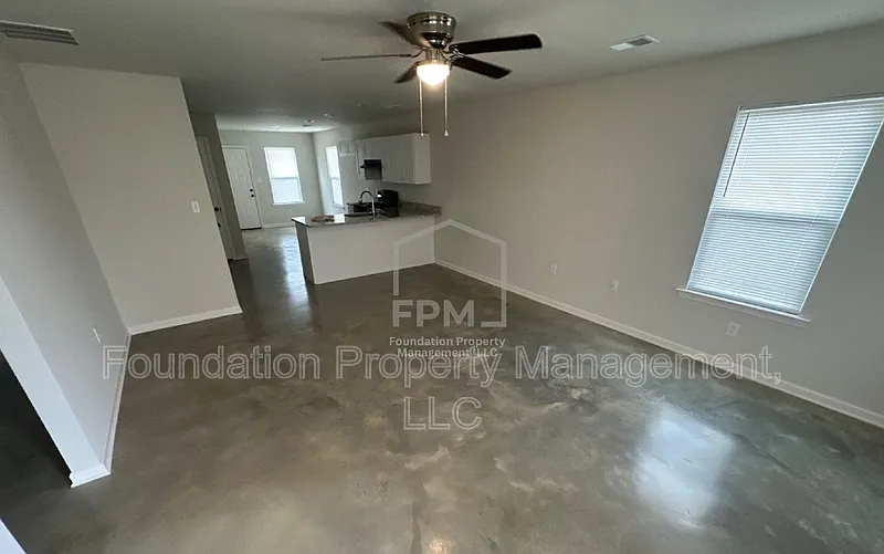 3 bed, 2.0 bath, 1250 sqft, $1,550 — Photo 4
