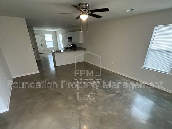 4th image of 2510 Sl Henry St