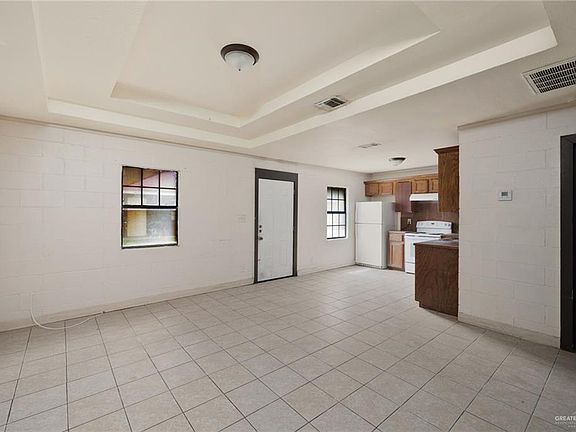 3rd image of 301 Elida St