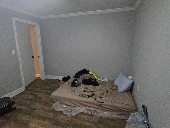 4th image of 225 Richard Cir