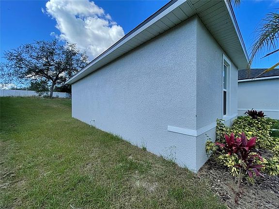 3rd image of 339 Gardenia Ct