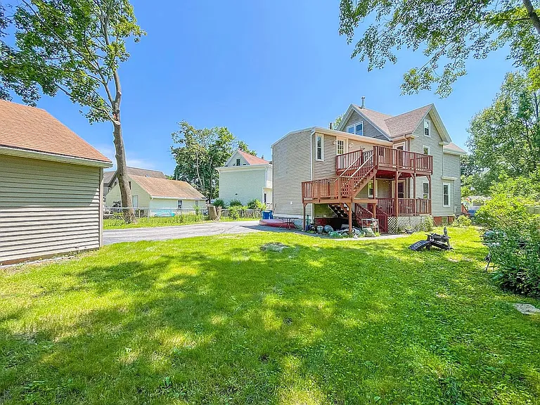 27 Brentwood St #2 — Photo 48