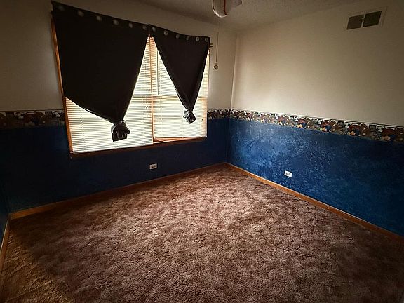 3rd image of 15998 N 1680th Rd