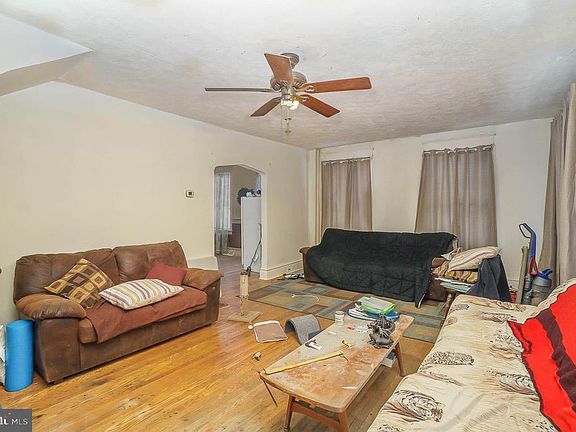4th image of 1123 Harrisburg Pike