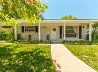 1018 Falcon Dr, Woodway, TX 76712