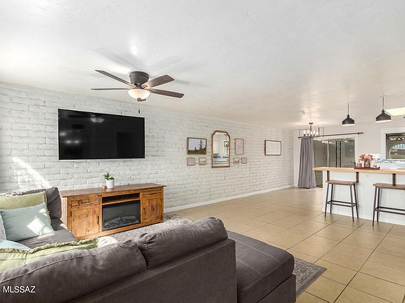 3rd image of 408 W Calle Lindero