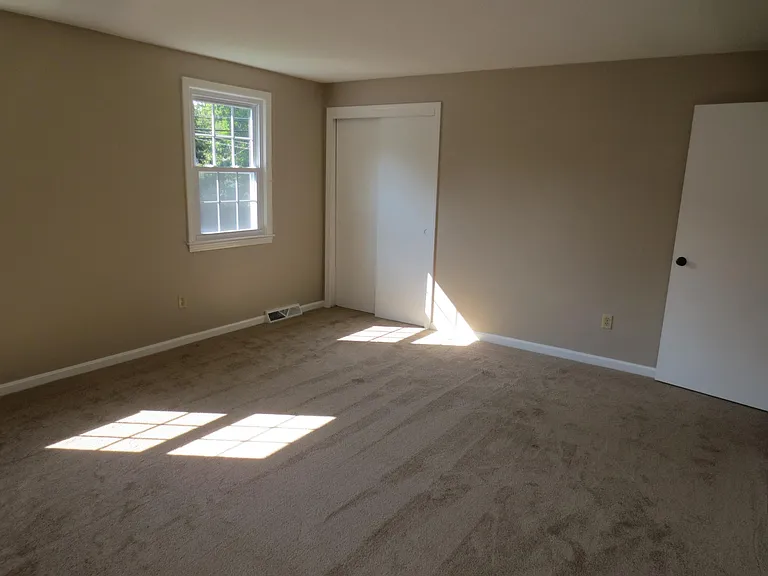 5 Pine St #B — Photo 17