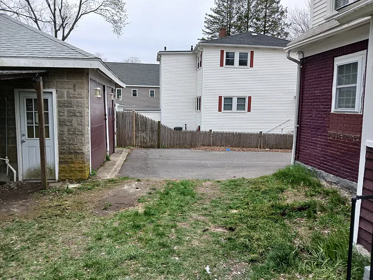 Albro Ave — Photo 45