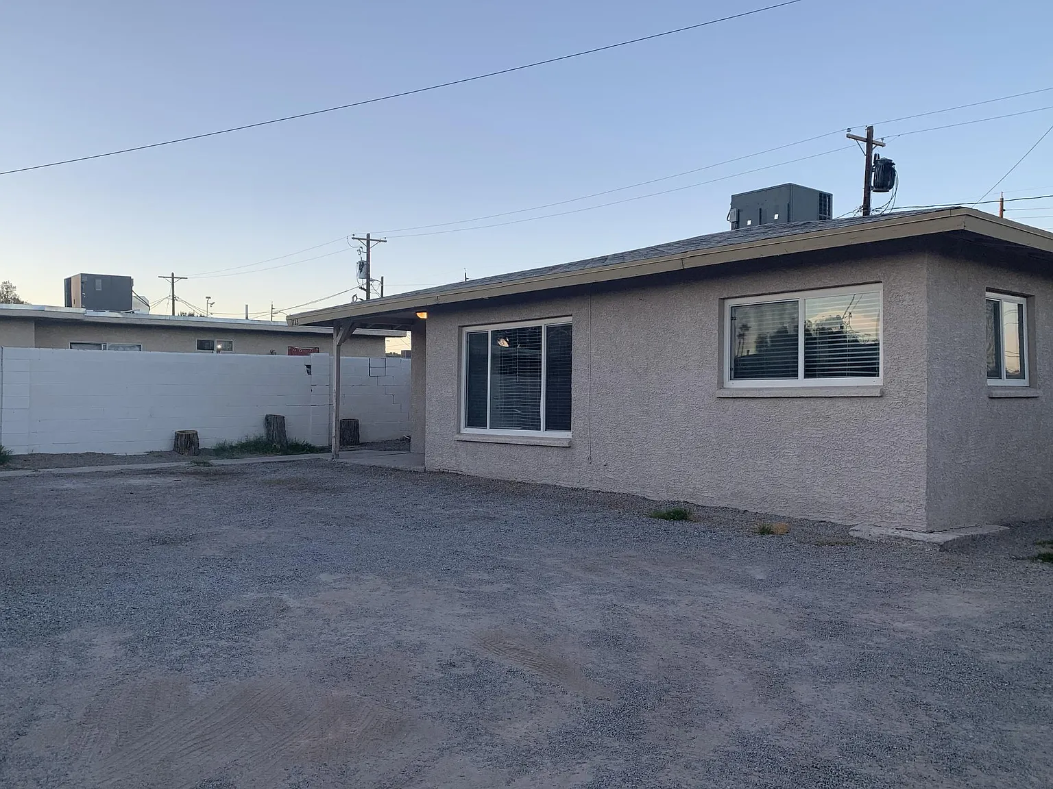 3 bed, 900 sqft, $1,700 — Photo 1