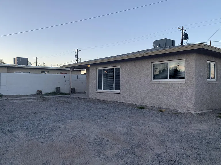 1723 Linden Ave — Photo 1