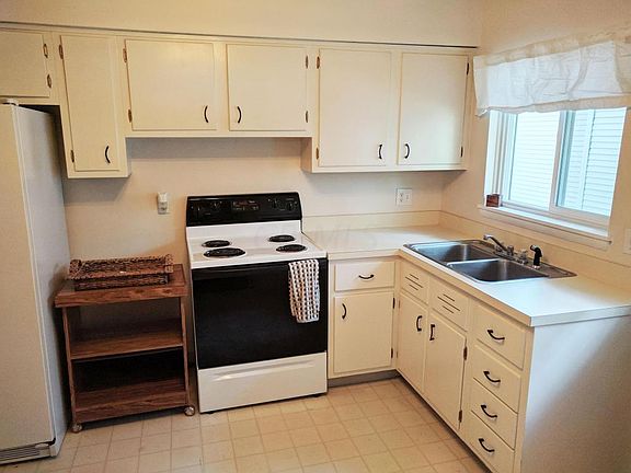 4th image of 107 E Lincoln Ave