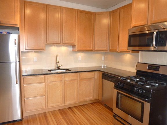 4th image of 1326 E 9th Ave