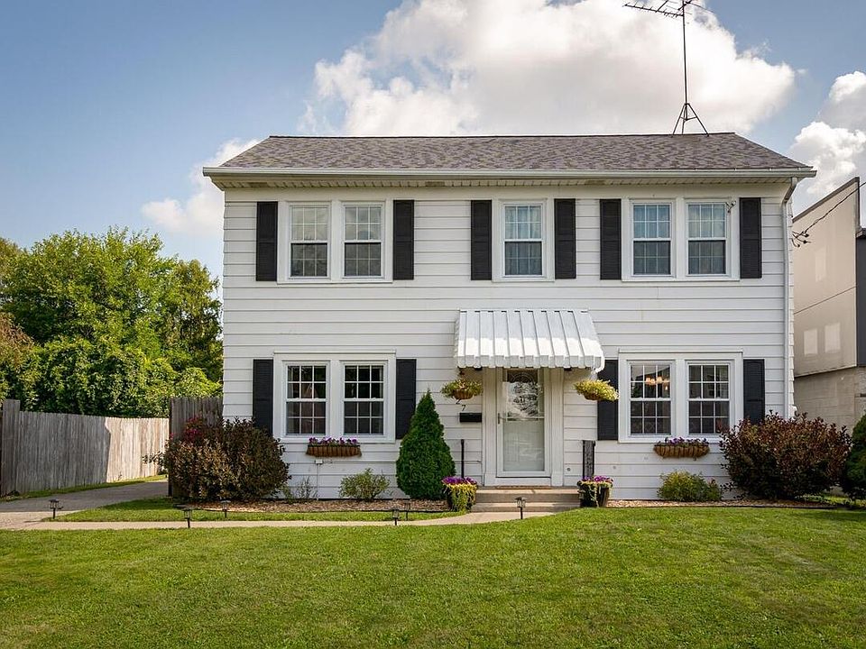 1st image of 627 Marywood Dr NE
