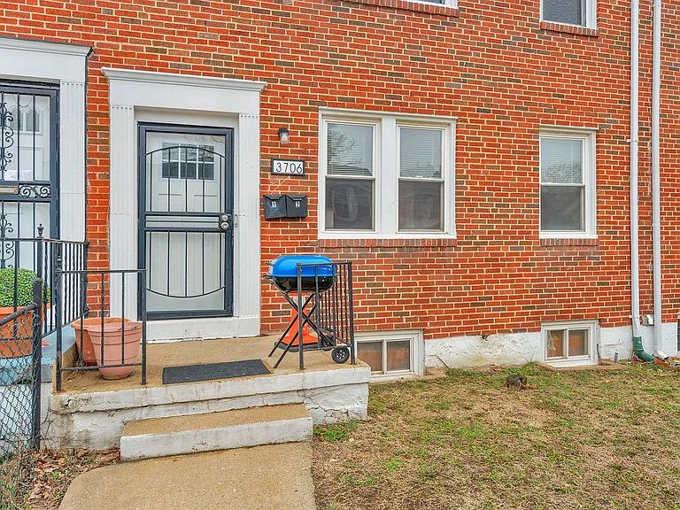3706 W Franklin St — Photo 1