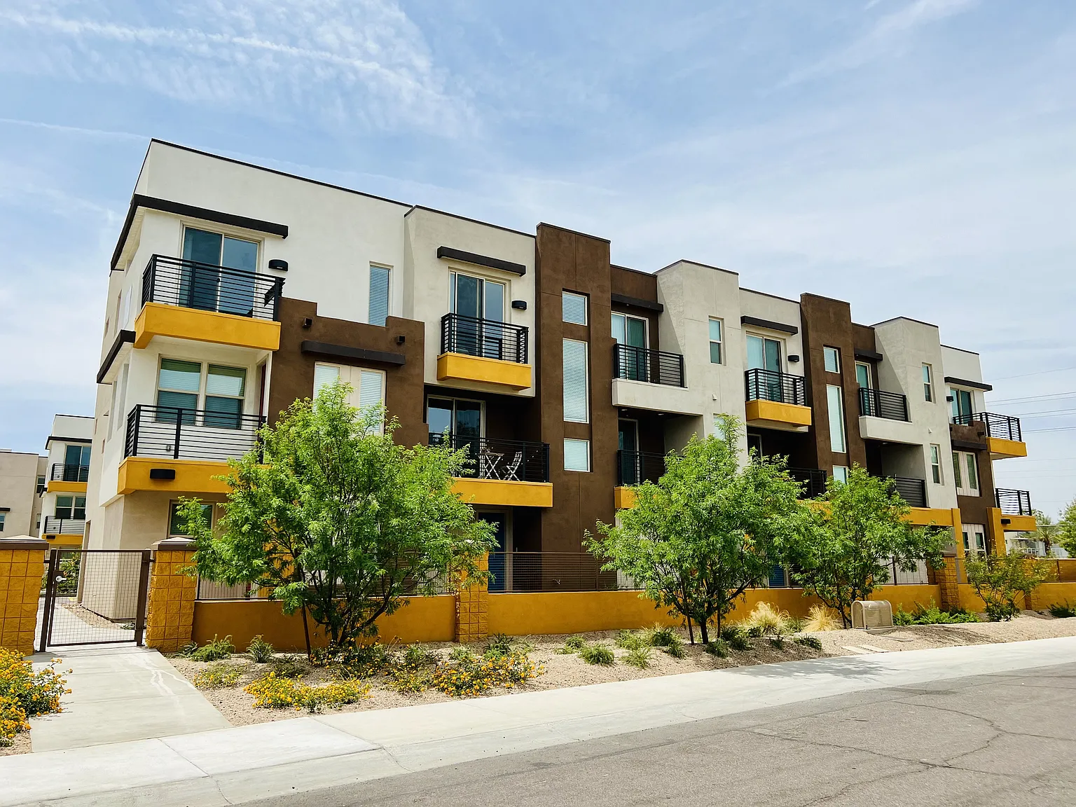 Scottsdale Hayden Townhomes — Photo 3