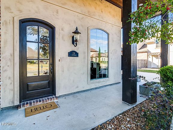 3rd image of 114 S Montauban Dr