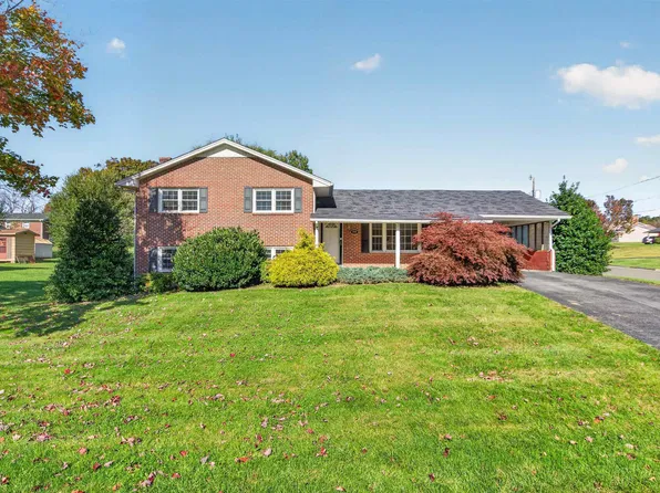 690 Mountain View Dr, Wytheville, VA 24382