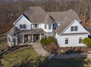 6 Bob Cat Ln, Newtown, CT 06470