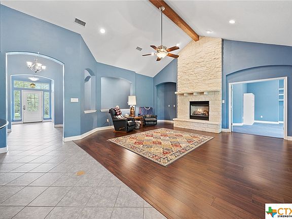 5th image of 1222 Shady Oaks