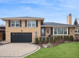 8114 Kedvale Ave, Skokie, IL 60076