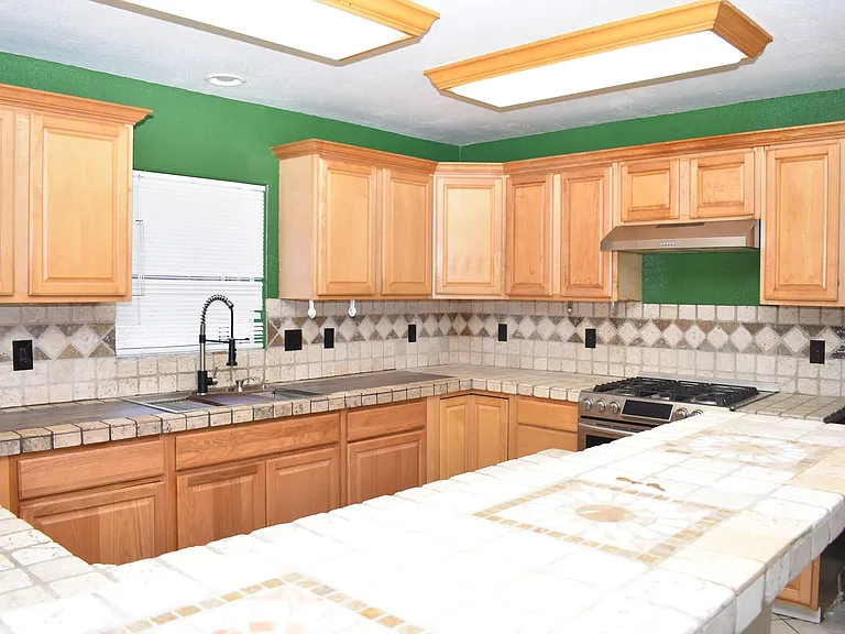 249 S 33rd St — Photo 5
