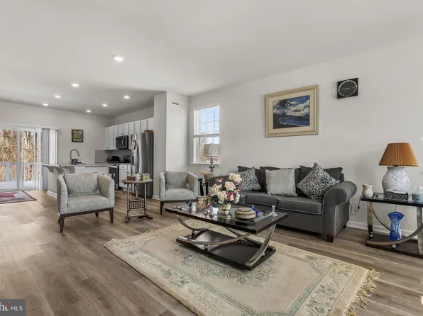 110 Jonagold Dr, Glassboro, NJ 08028