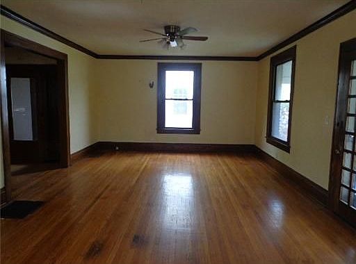 2nd image of 119 Lafayette Ave