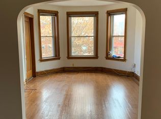 3528 N Claremont Ave #2, Chicago, IL 60618