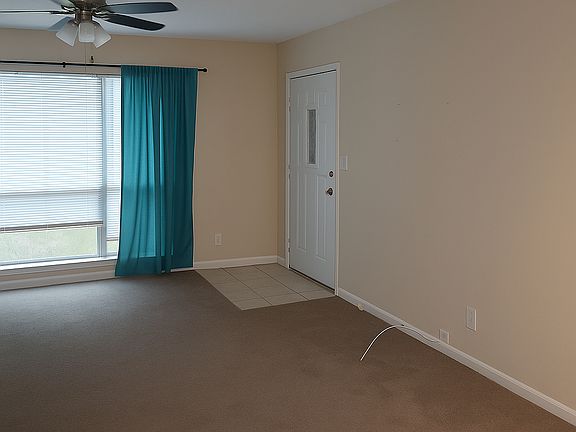 3rd image of 3013 Newell Blvd