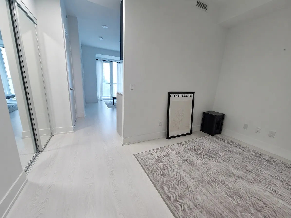 1607-308 Jarvis Street Toronto — Photo 3
