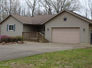 55601 55th St, Lawrence, MI 49064