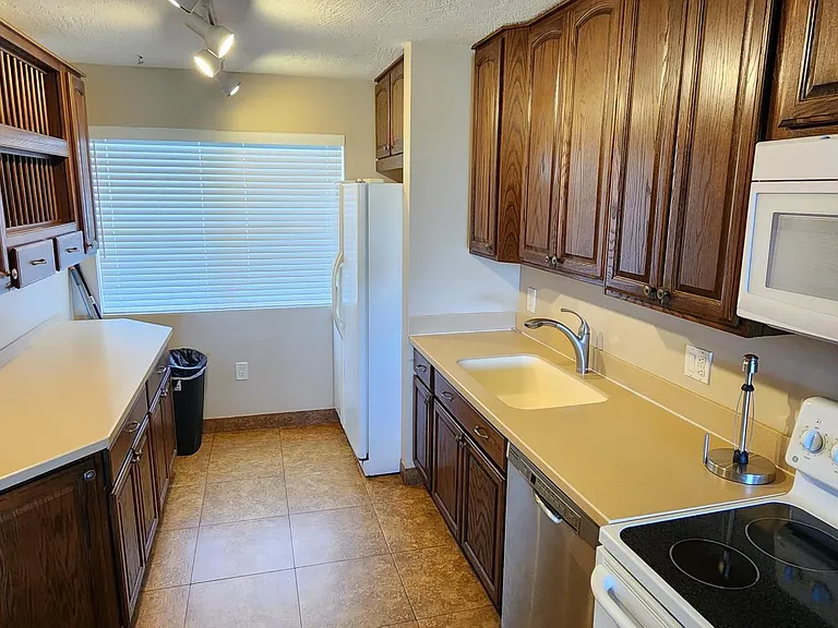 1901 S Roosevelt Blvd #309W — Photo 8