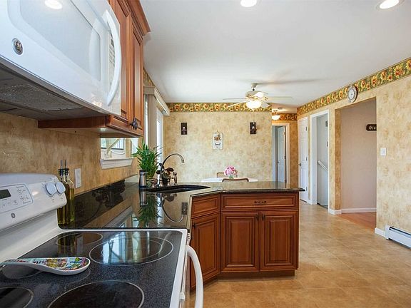 5th image of 56 Creekside Dr