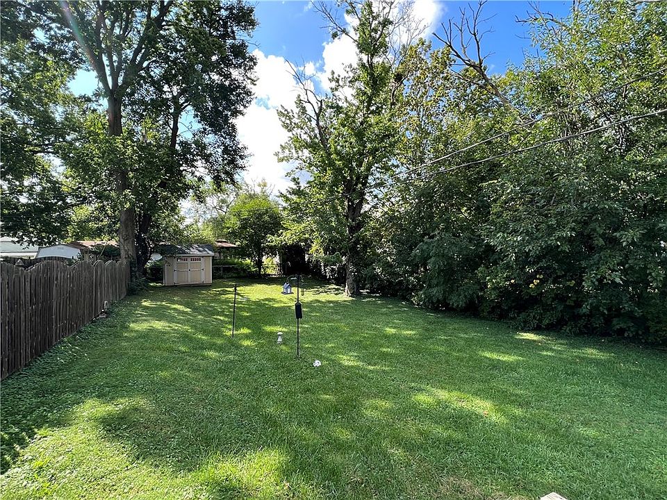 2nd image of 1825 W Forest Ave
