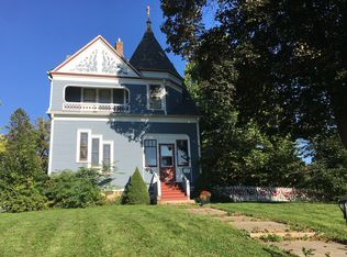 26 N Washington St, Carpentersville, IL 60110