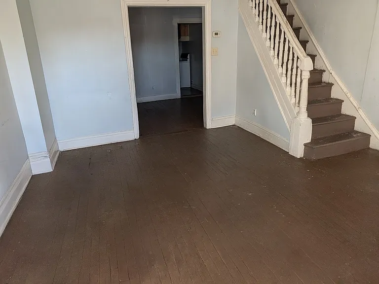 Catherine St — Photo 1