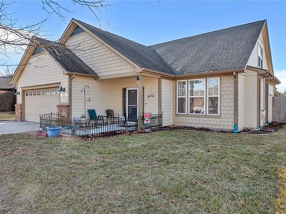 3rd image of 615 N Pennycress Dr