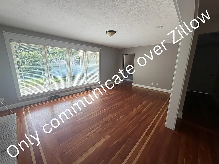 5745 Franklin Dr — Photo 5