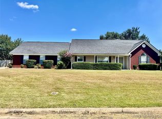 102 Daphne Dr, Enterprise, AL 36330