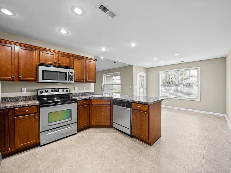 212 Westminster Pl — Photo 14