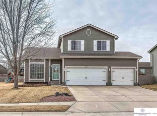 16053 Redman Ave, Omaha, NE 68116