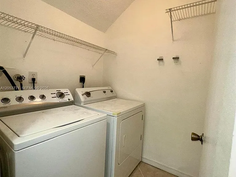 15334 SW 36th Ter #15334 — Photo 7