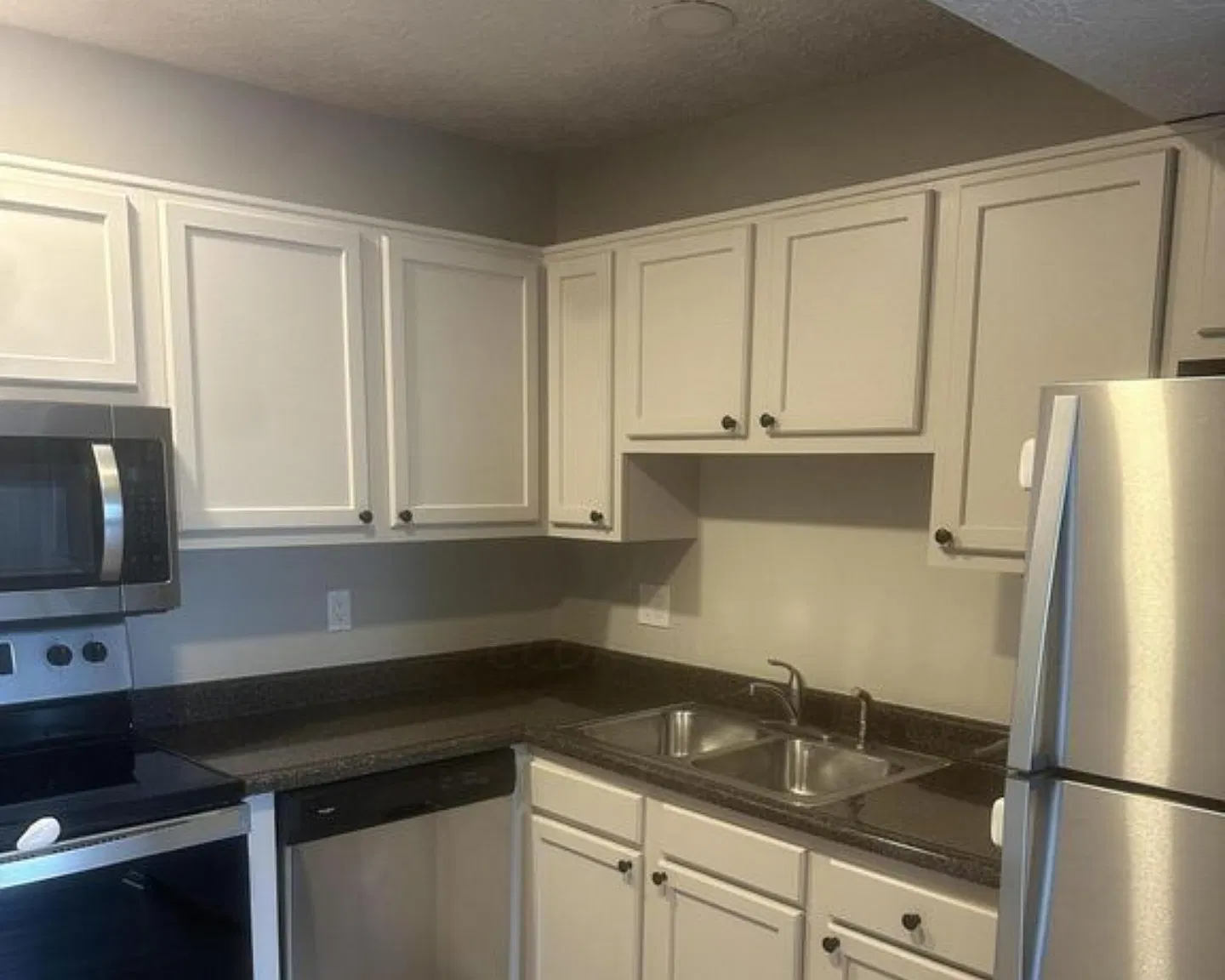 7889 Thornfield Ln — Photo 3