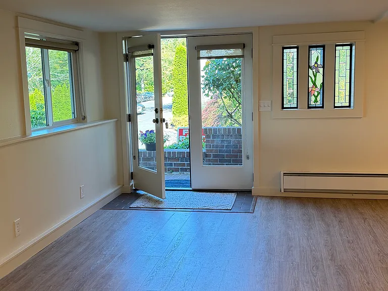 Ward Ave NE — Photo 36