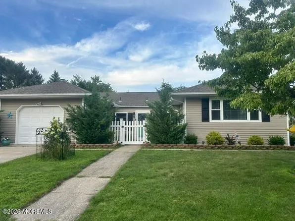 20 Le Lamentin Drive, Toms River, NJ 08757