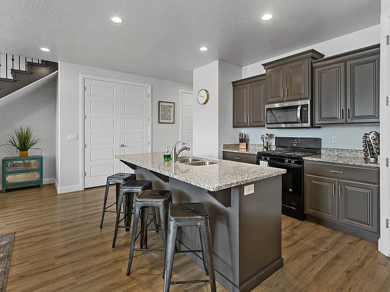 N Canyon Greens Dr — Photo 4