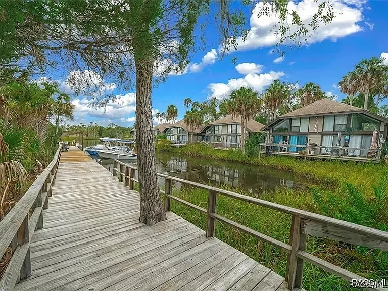 2649 N Seabreeze Point S — Photo 18