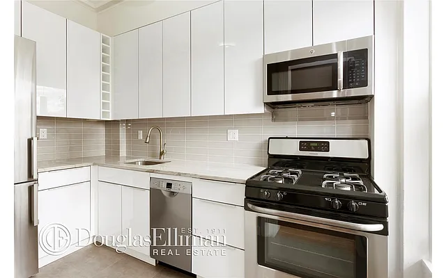 Rented by Douglas Elliman | media 20