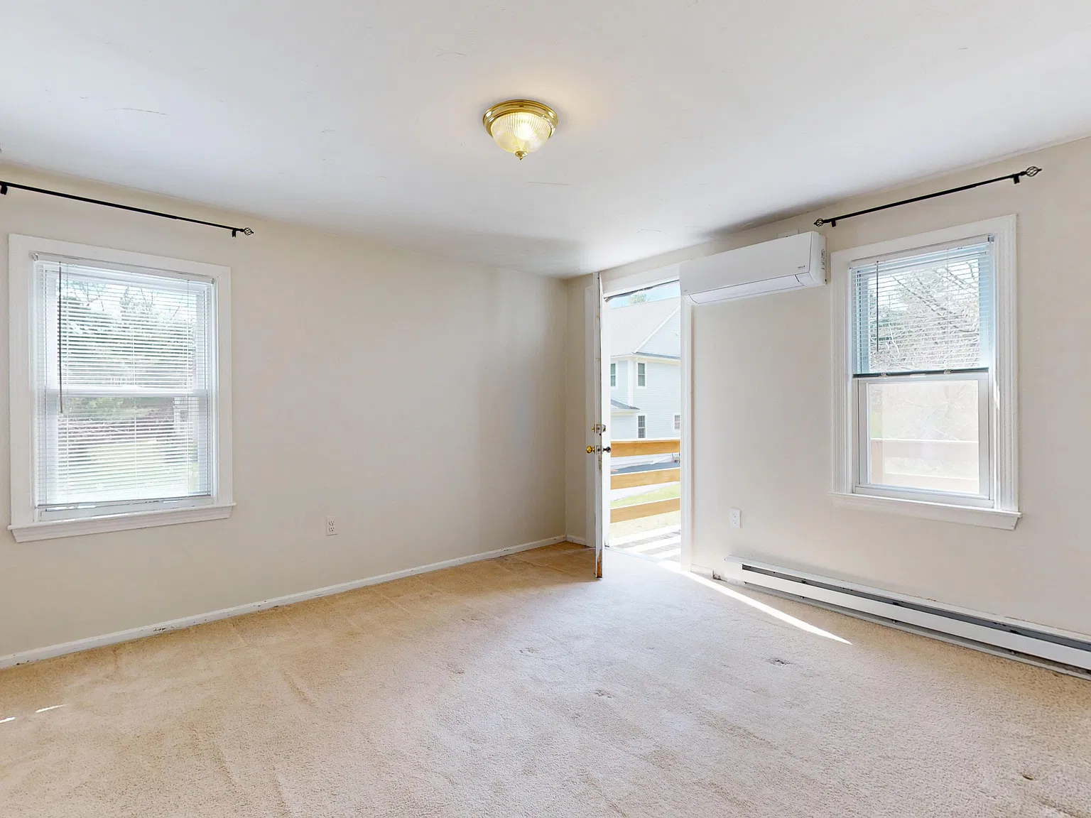 4 bed, 1.5 bath, 1596 sqft, $2,700 — Photo 2