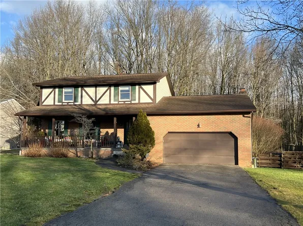 3238 Greentree Cir, New Castle, PA 16105